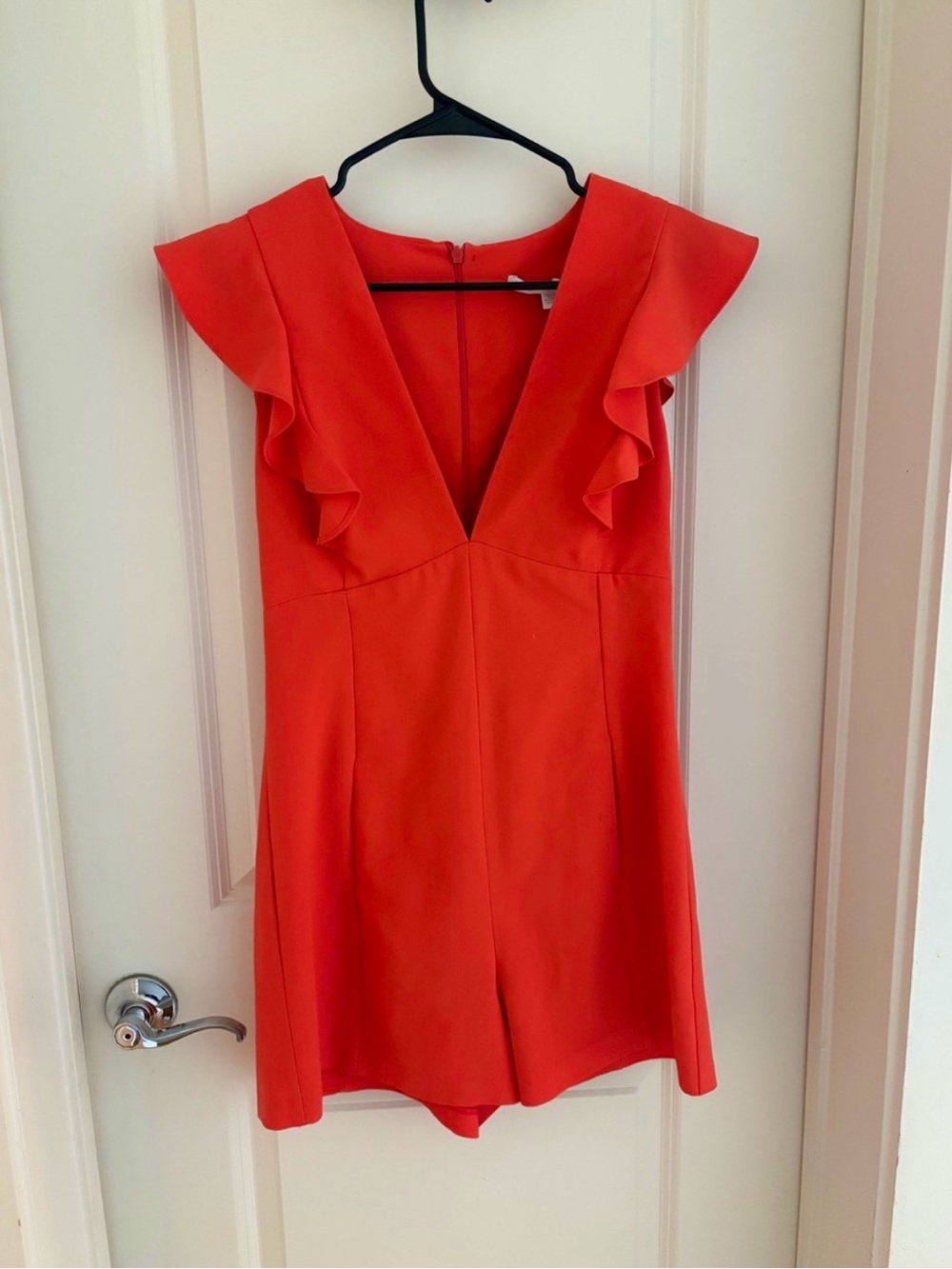 Black Halo Coral V-Neck Ruffle Sleeve Romper size 6